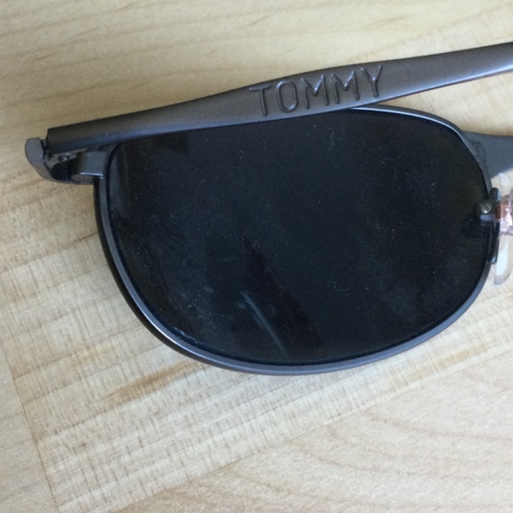 TOMMY FORD UV400 Unisex Glasses NWOT - Picture 4 of 8